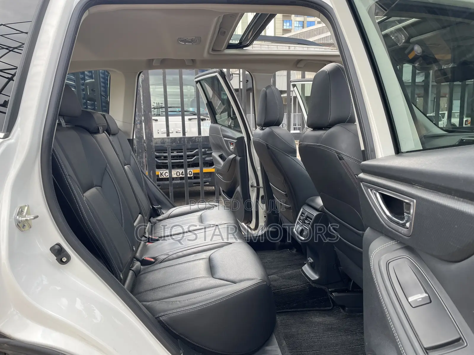 Subaru Forester Premium AWD 2019 White