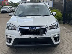 Subaru Forester Premium AWD 2019 White