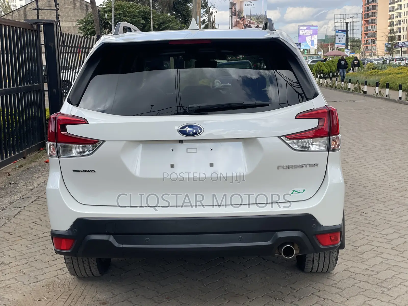 Subaru Forester Premium AWD 2019 White