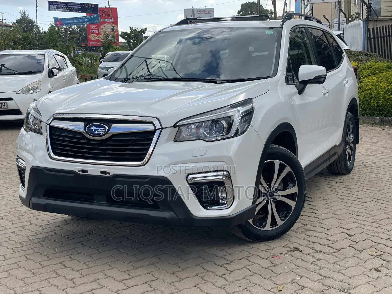 Subaru Forester Premium AWD 2019 White