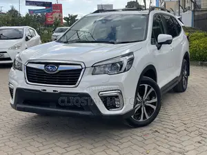 Subaru Forester Premium AWD 2019 White