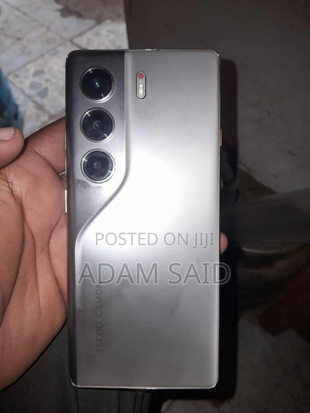 Tecno Camon 40 Pro 4G 256 GB Silver - thumbnail 3