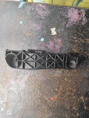 Rav4 Ac31/36 Bumper Slide Retainers