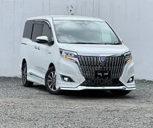 Toyota Esquire 1.8 FWD Hybrid (7 seater) 2019 White