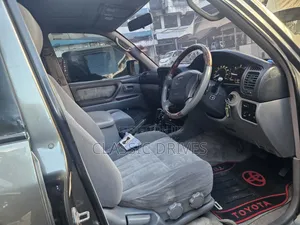 Toyota Land Cruiser 2002 Gray