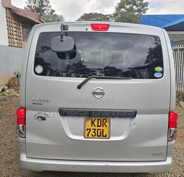 Nissan NV200 2018 Silver - thumbnail 2