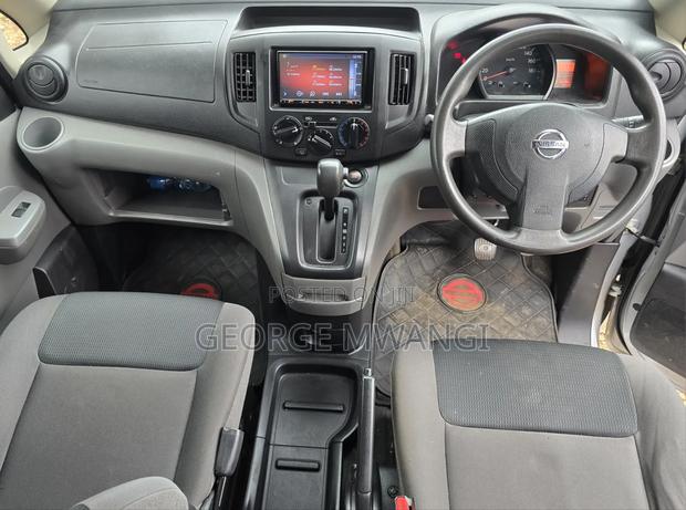 Nissan NV200 2018 Silver - thumbnail 3