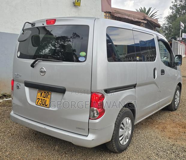Nissan NV200 2018 Silver - thumbnail 5