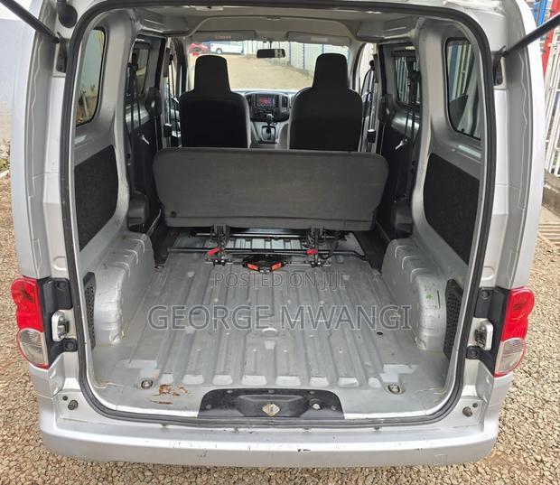 Nissan NV200 2018 Silver - thumbnail 9