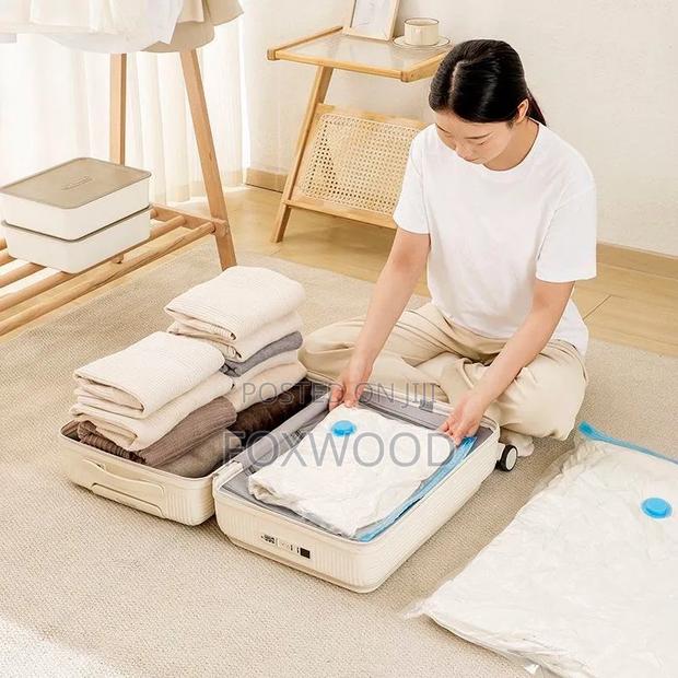 *5pcs Vacuum Storage Bags Plus Pump - thumbnail 7