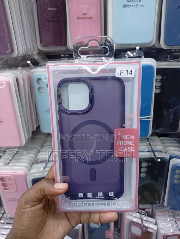 iPhone 14 Purple Finert Magnetic Case
