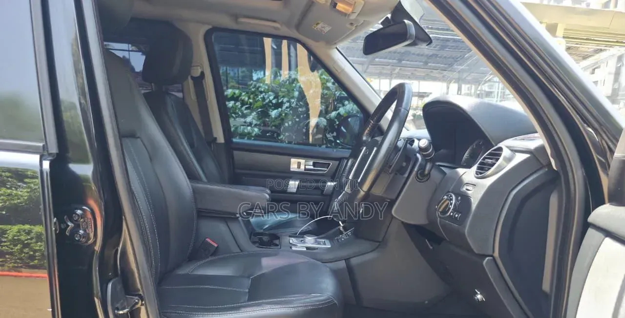 Land Rover Discovery 2016 Black