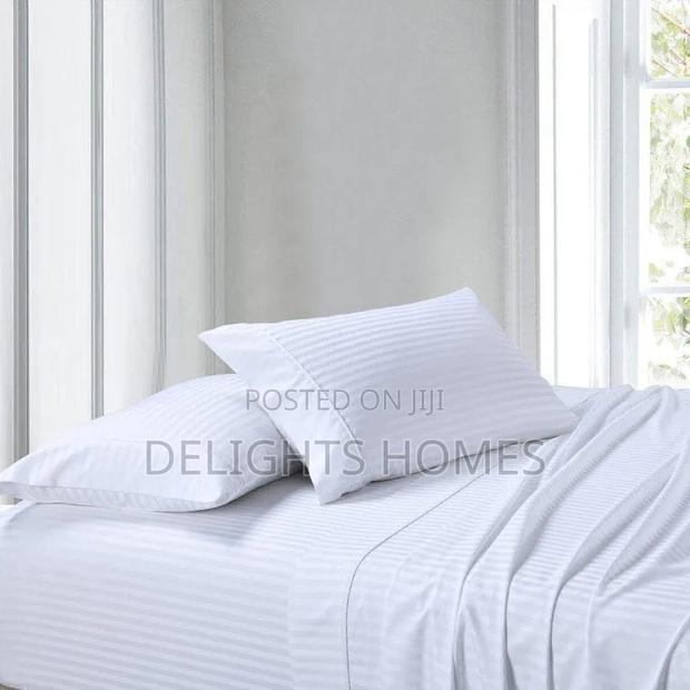 2 White Stripped Bedsheets With 2 Pillow Cases_sc