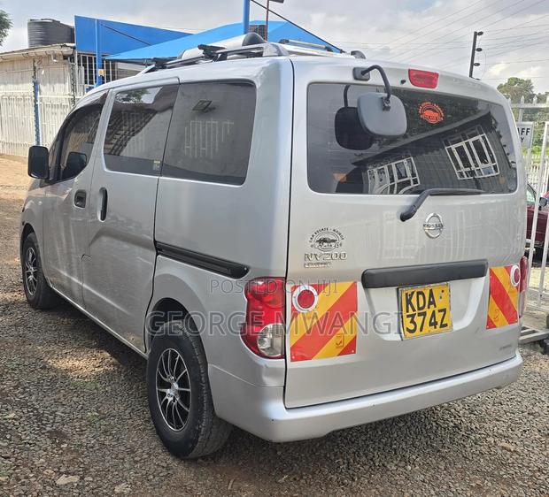 Nissan NV200 2014 Silver - thumbnail 3