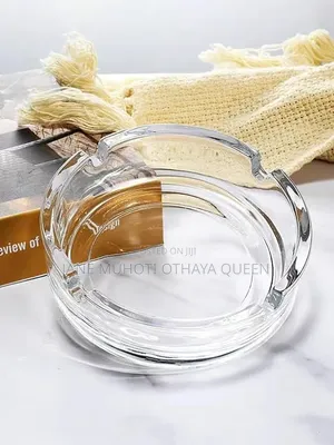 *Crystal Clear Glass Ashtray
