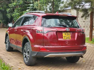 Toyota RAV4 2018 Maroon