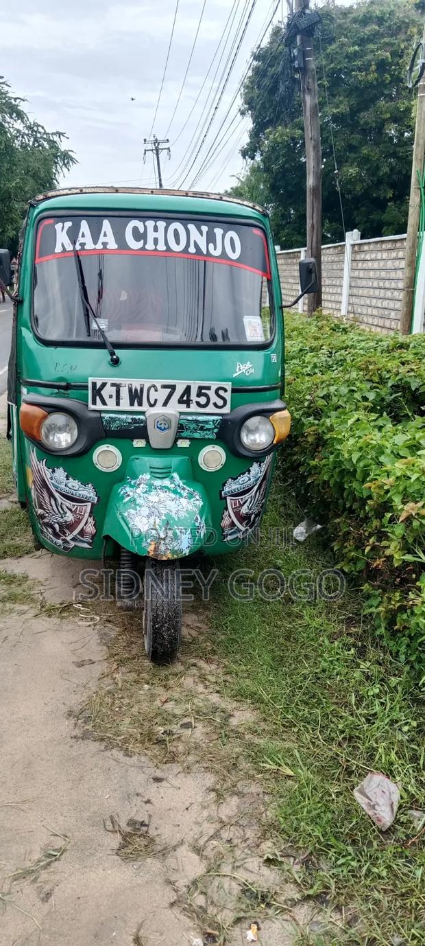 Piaggio Scooter 2024 Green