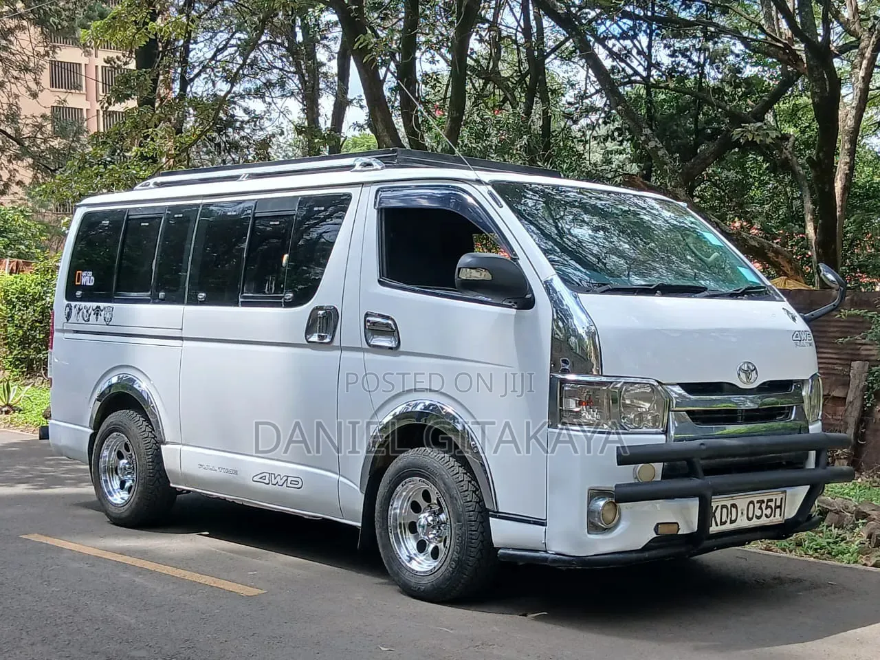 Toyota HiAce 2014 White