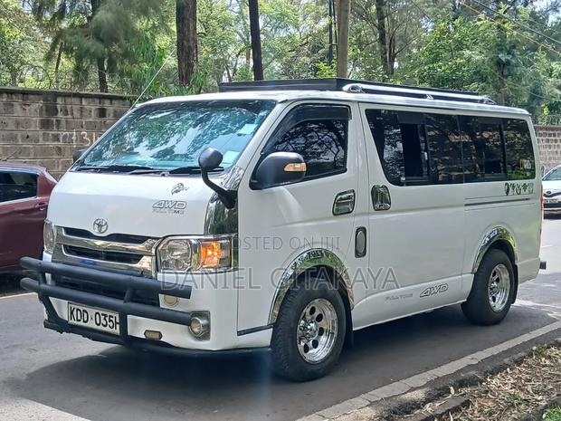 Toyota HiAce 2014 White - thumbnail 4
