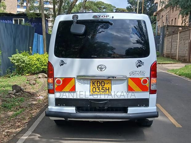 Toyota HiAce 2014 White - thumbnail 6