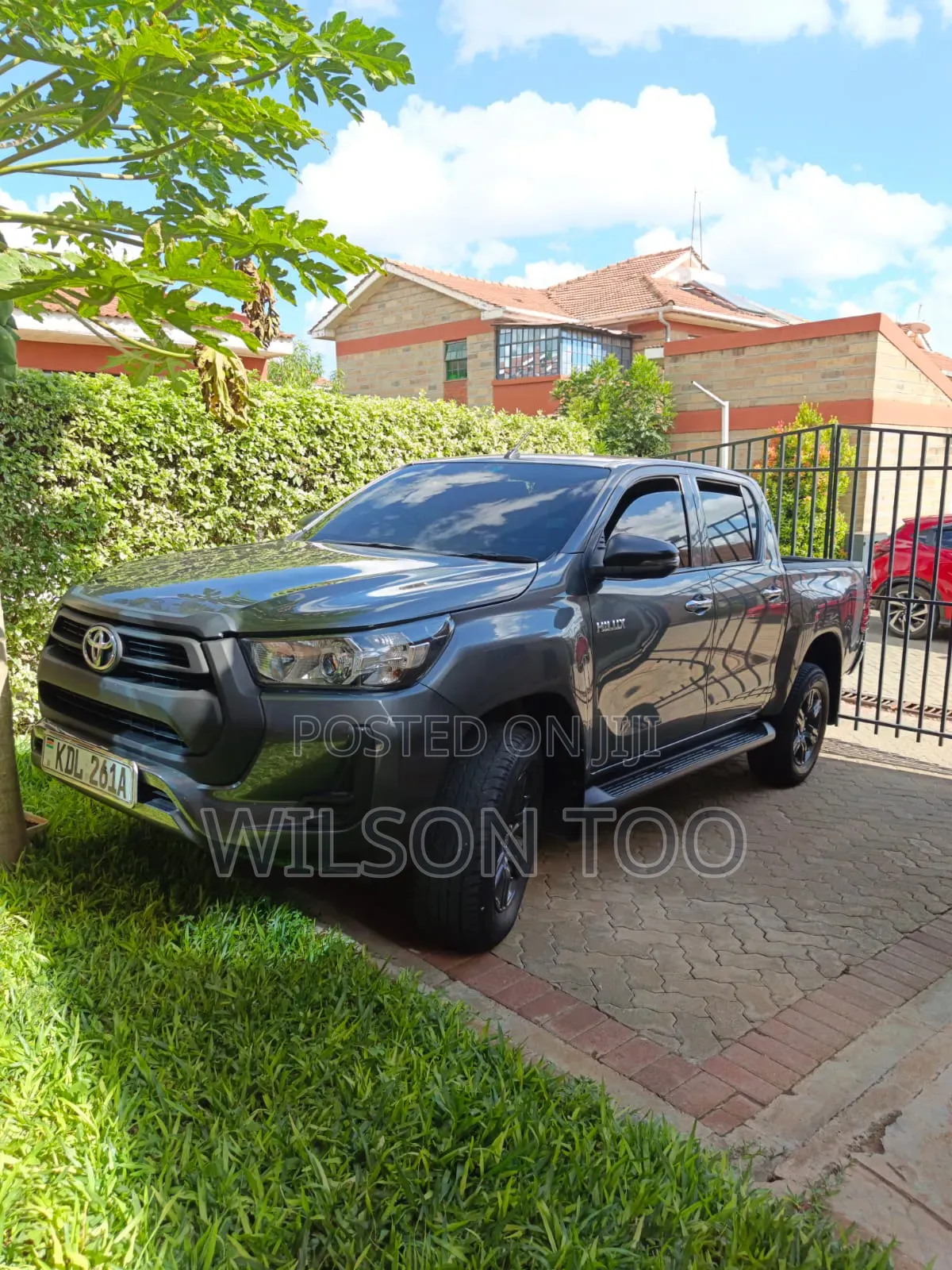 Toyota Hilux 2023 Silver