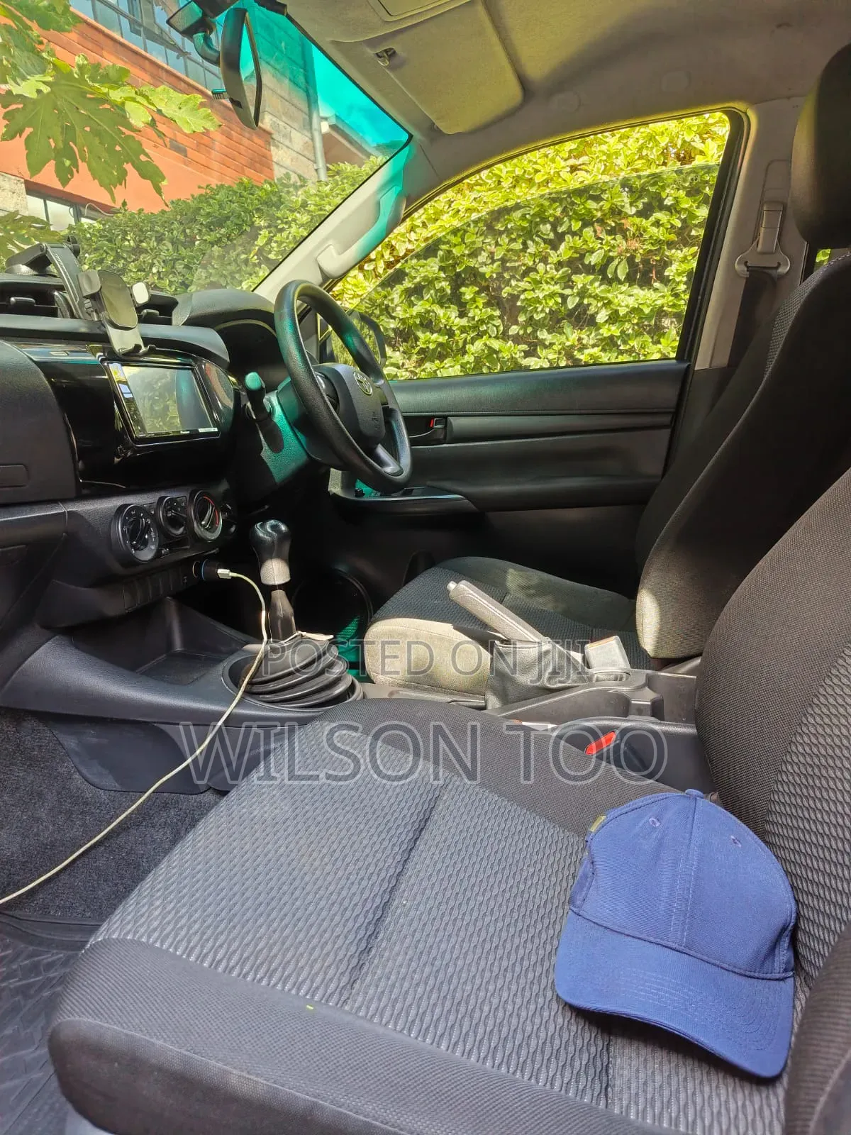 Toyota Hilux 2023 Silver