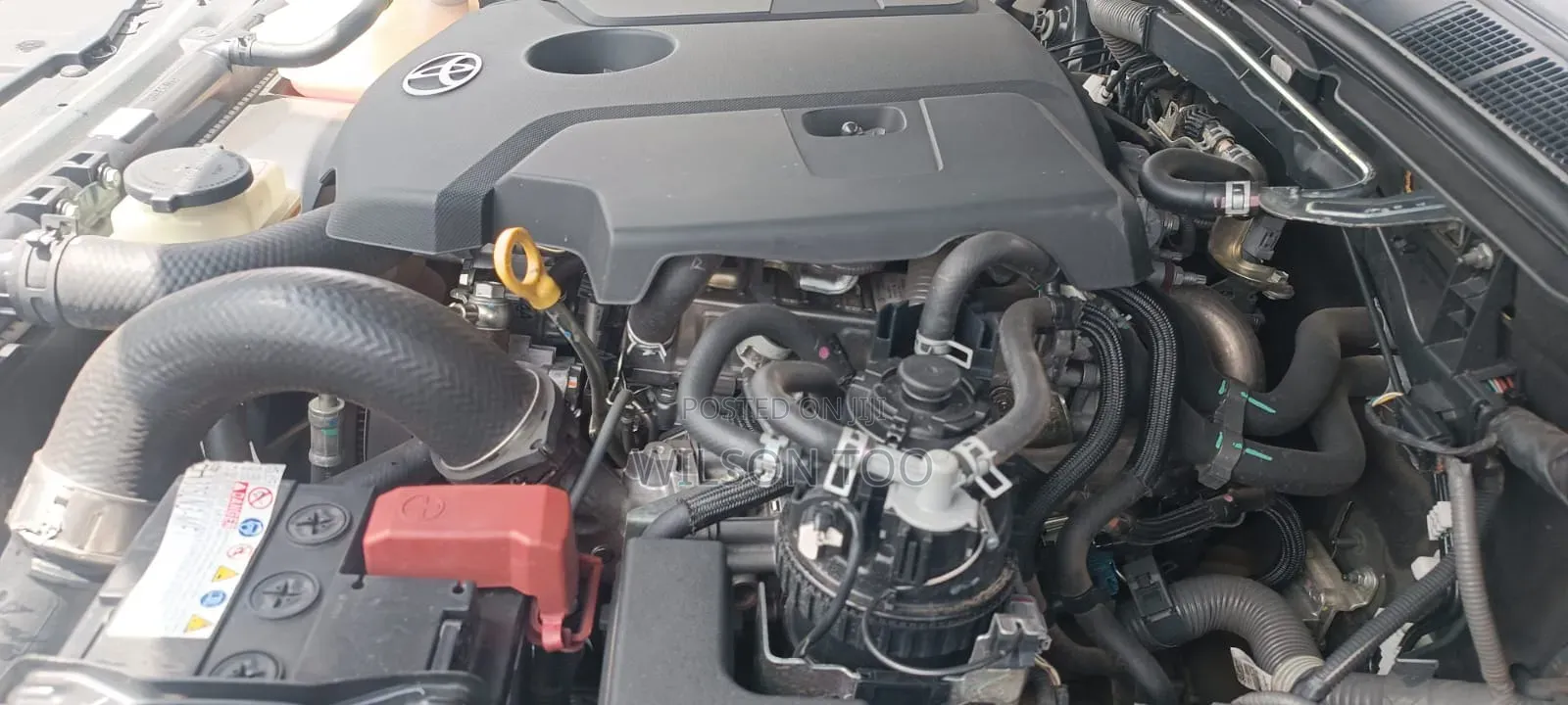 Toyota Hilux 2023 Silver