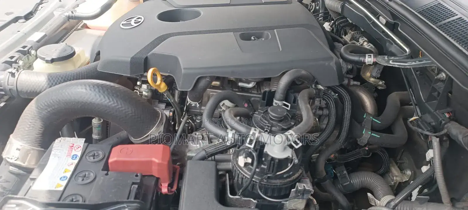 Toyota Hilux 2023 Silver