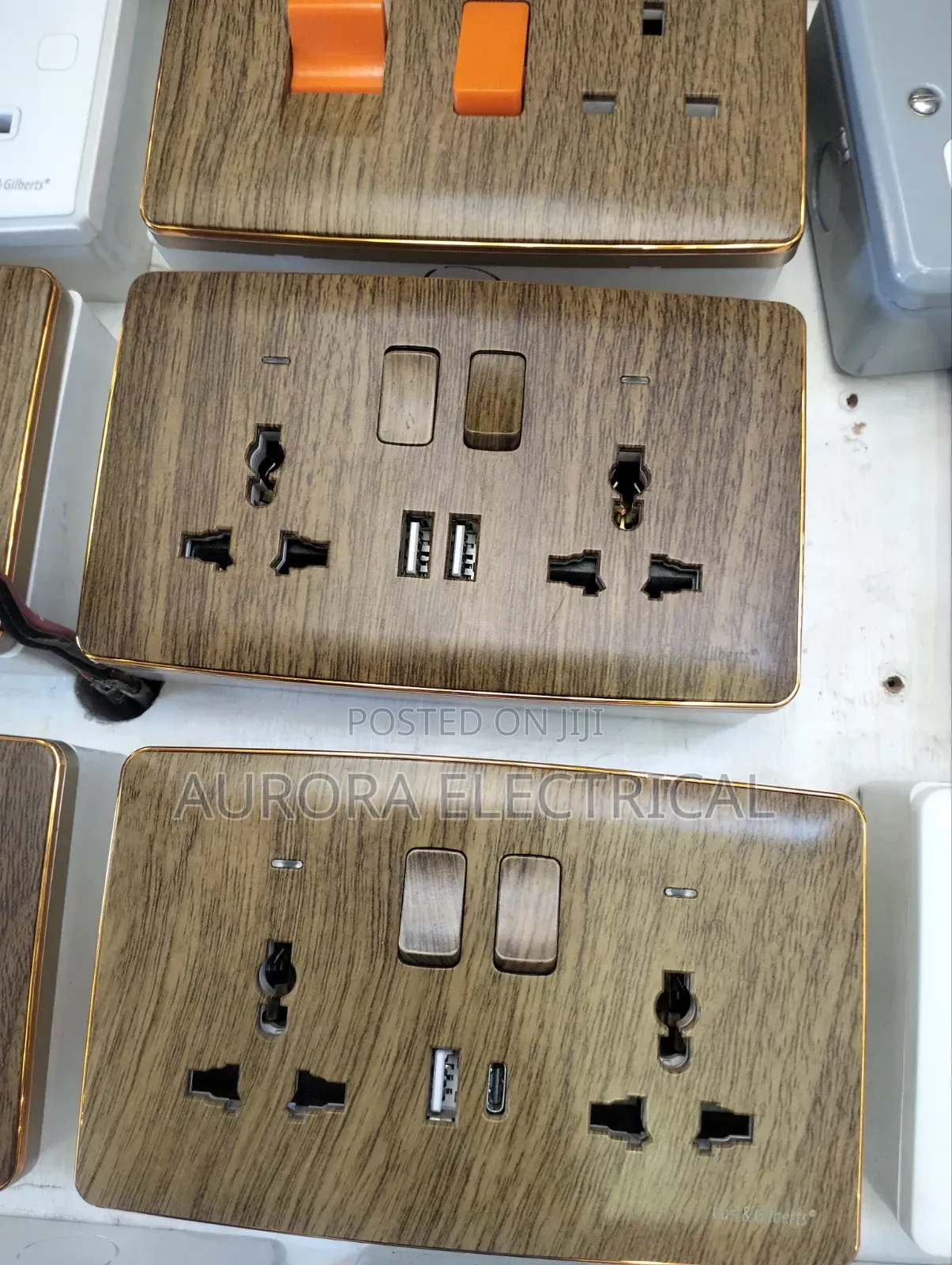 Wooden Twin Socket