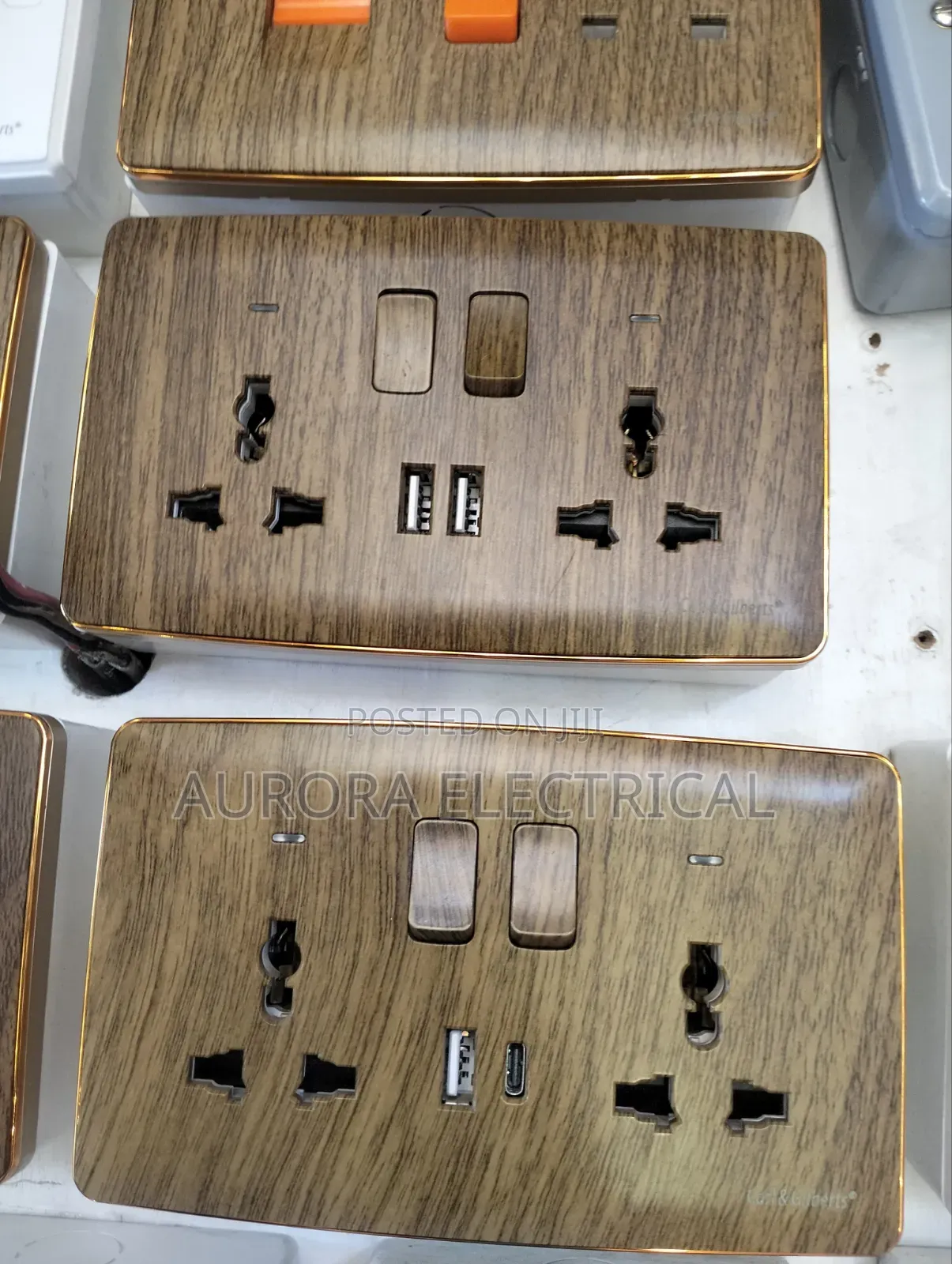 Wooden Twin Socket