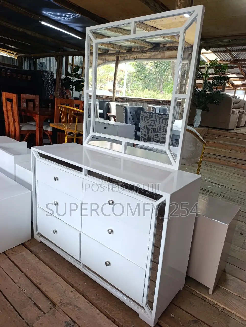 Modern Dressing Set