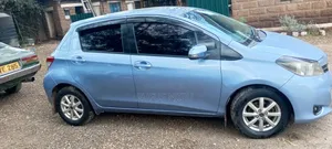 Toyota Vitz 1.0 FWD 3dr 2012 Blue