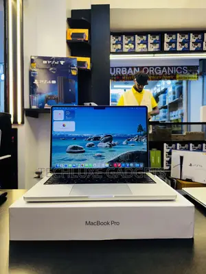 Laptop Apple MacBook Pro 16GB Intel Core i7 SSD 512GB