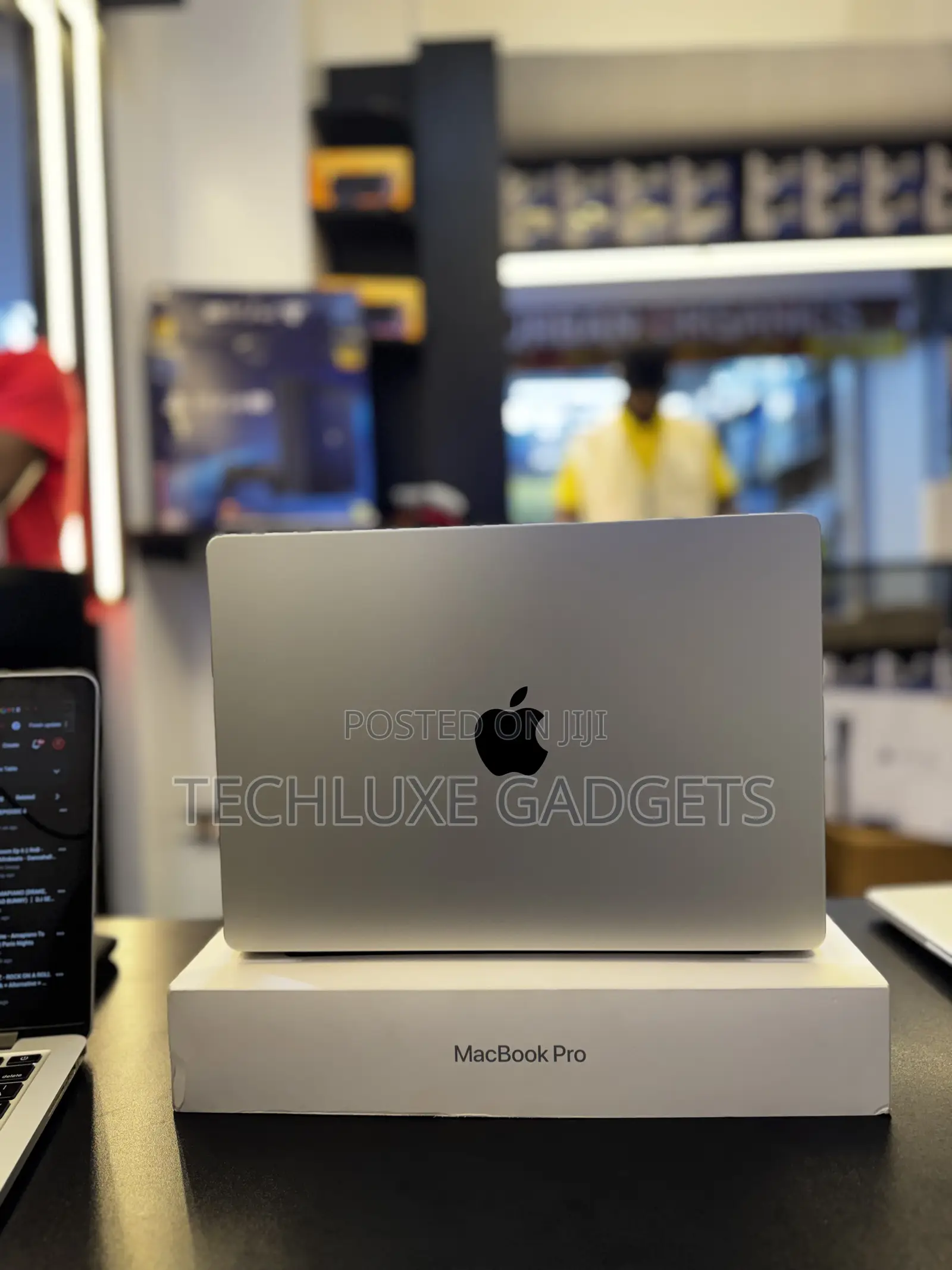 Laptop Apple MacBook Pro 16GB Intel Core i7 SSD 512GB