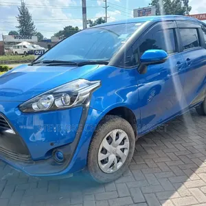 Toyota Sienta 2017 Blue