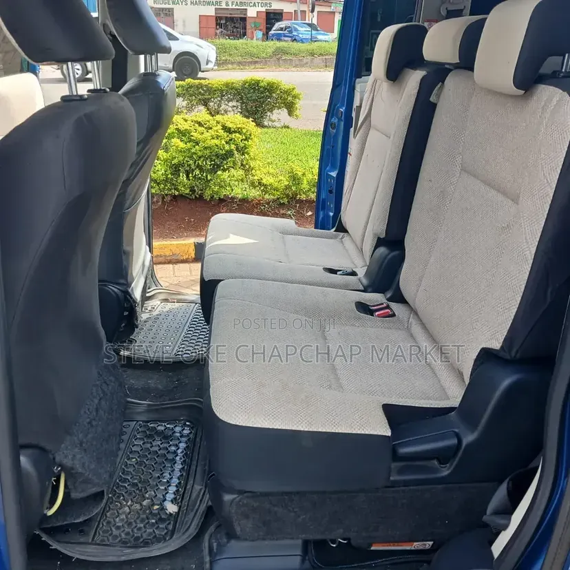 Toyota Sienta 2017 Blue