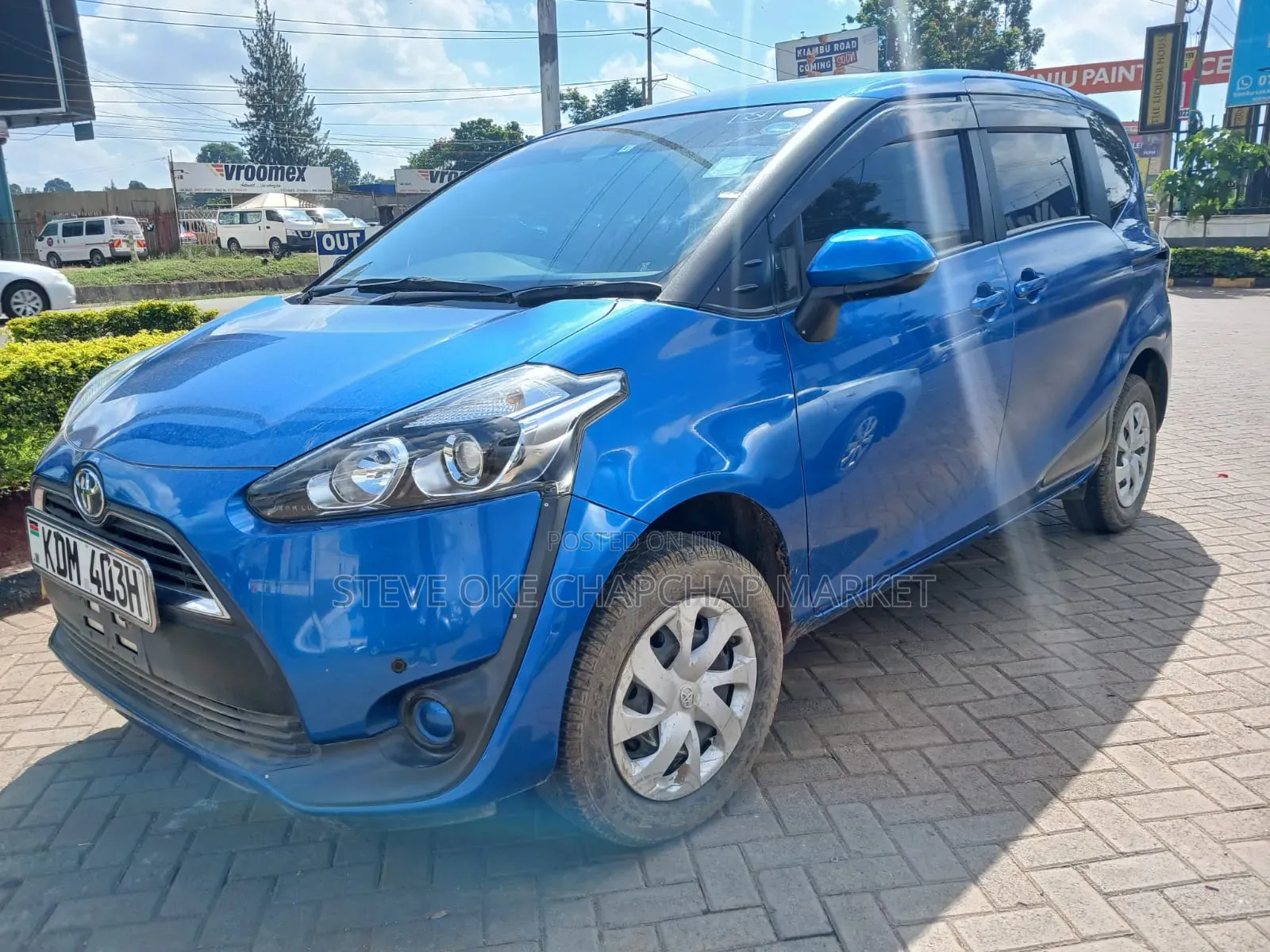 Toyota Sienta 2017 Blue