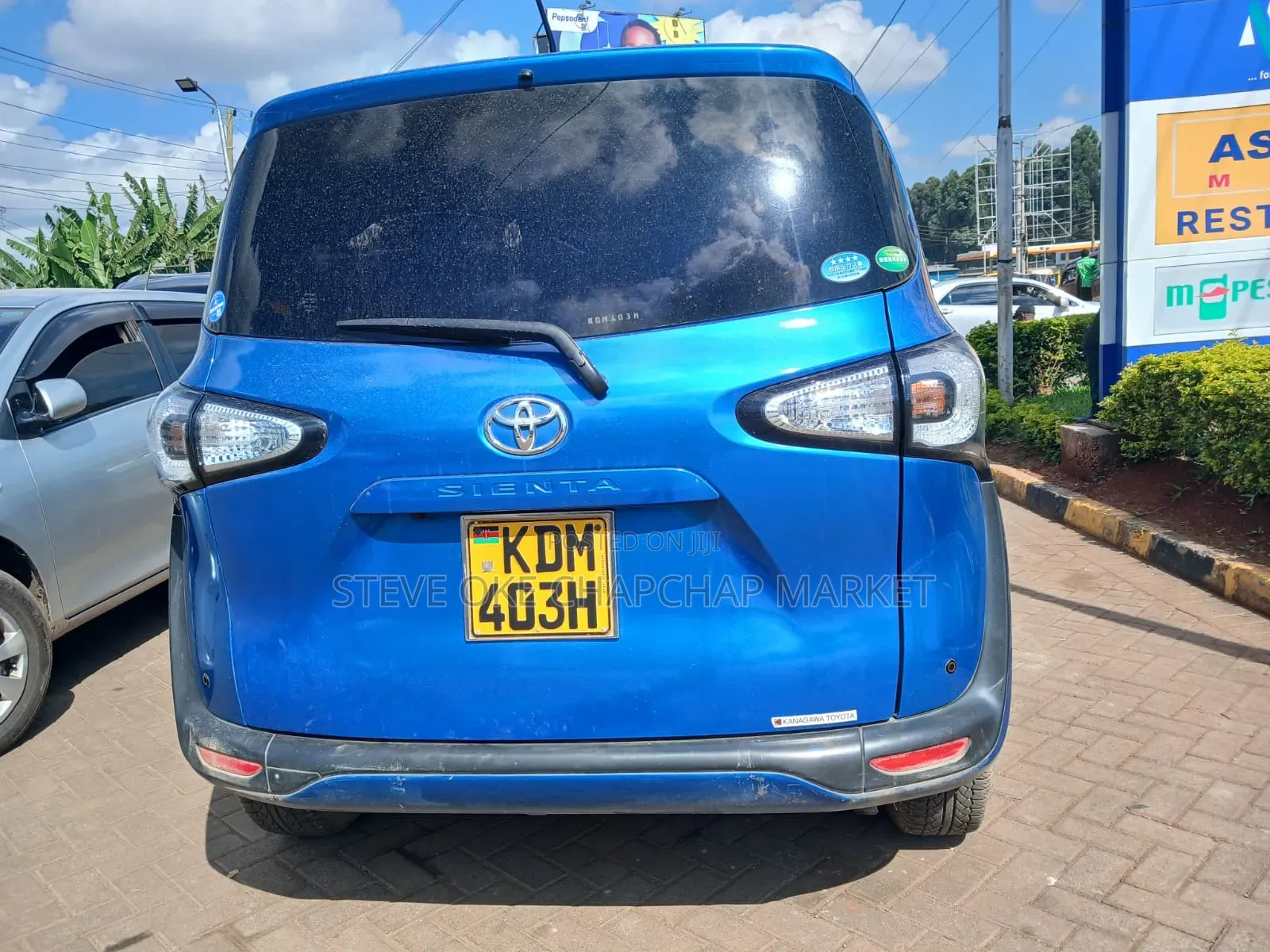 Toyota Sienta 2017 Blue