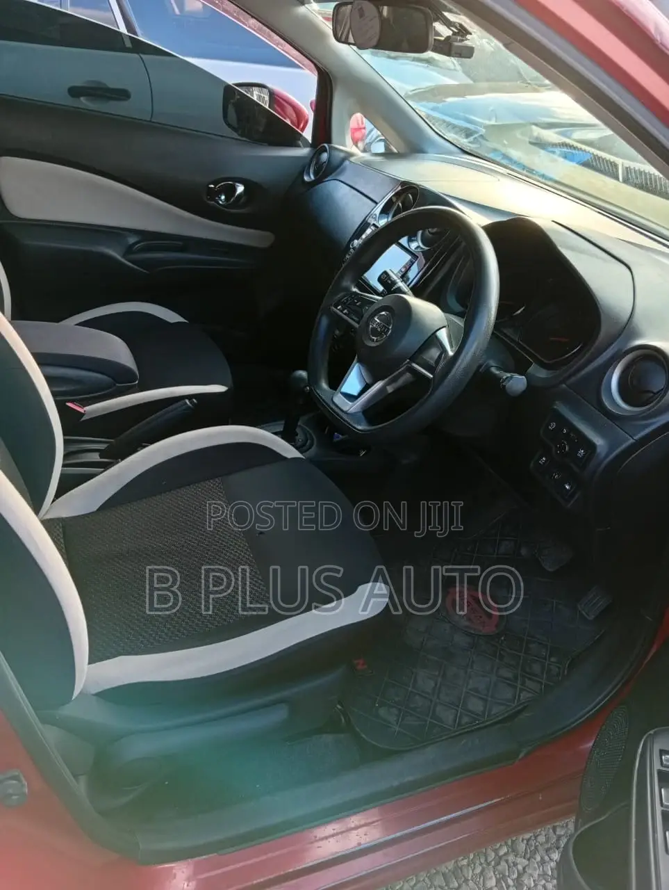 Nissan Note 2017 Red