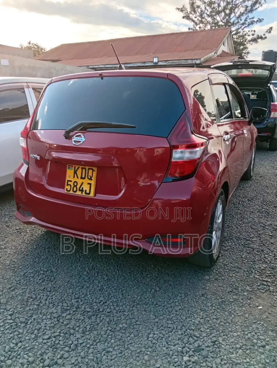 Nissan Note 2017 Red