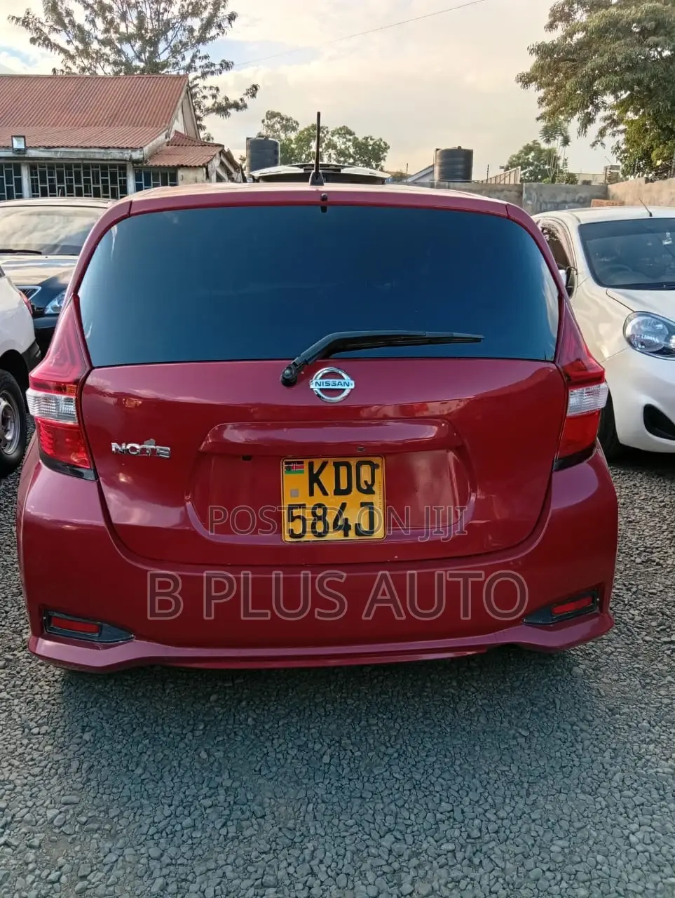 Nissan Note 2017 Red