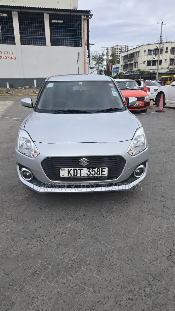 Suzuki Swift 2018 Silver
