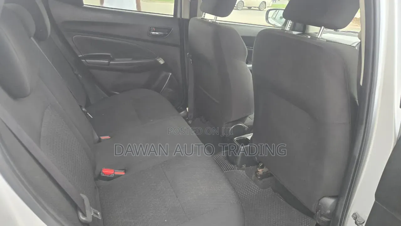 Suzuki Swift 2018 Silver