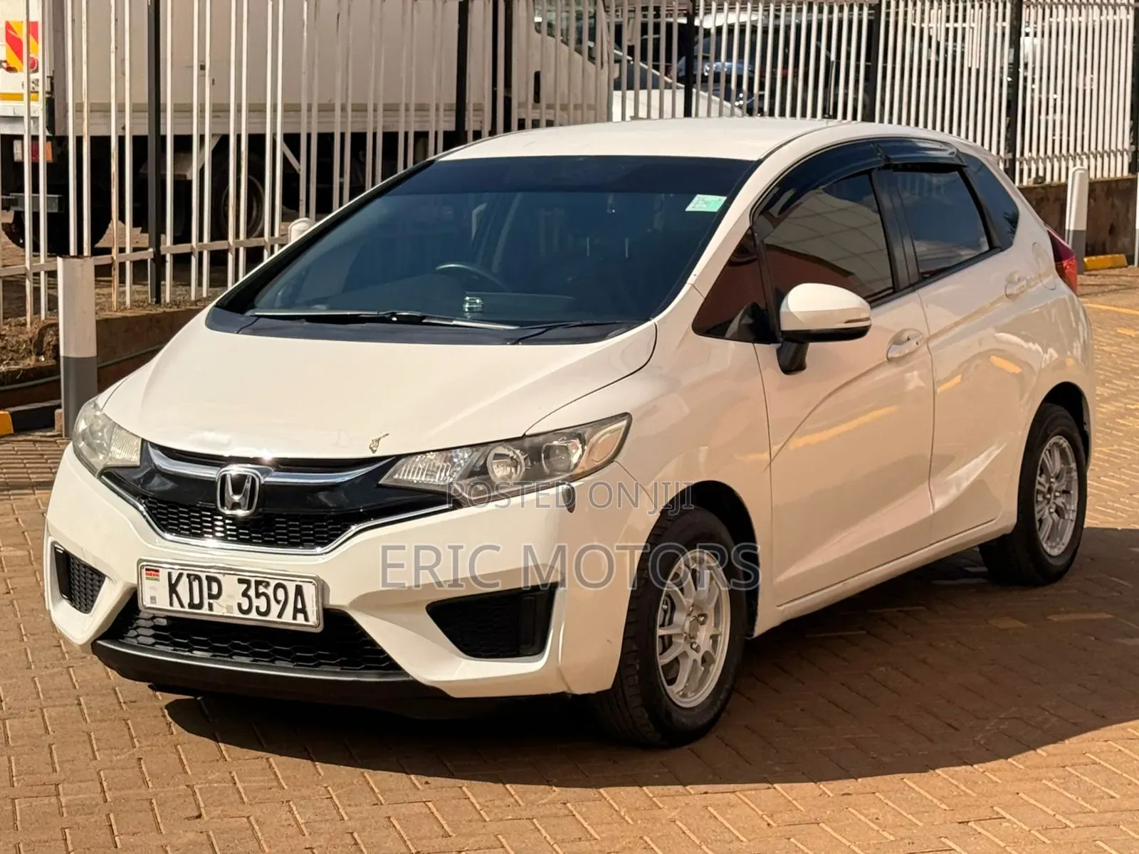 Honda Fit 2016 Off white