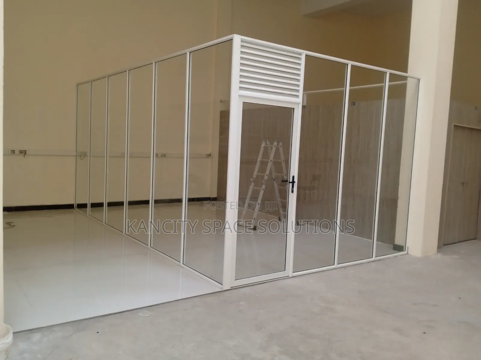 Office Partitioning With Aluminum and Full Glass