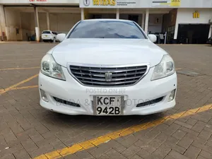 Toyota Crown 2009 White