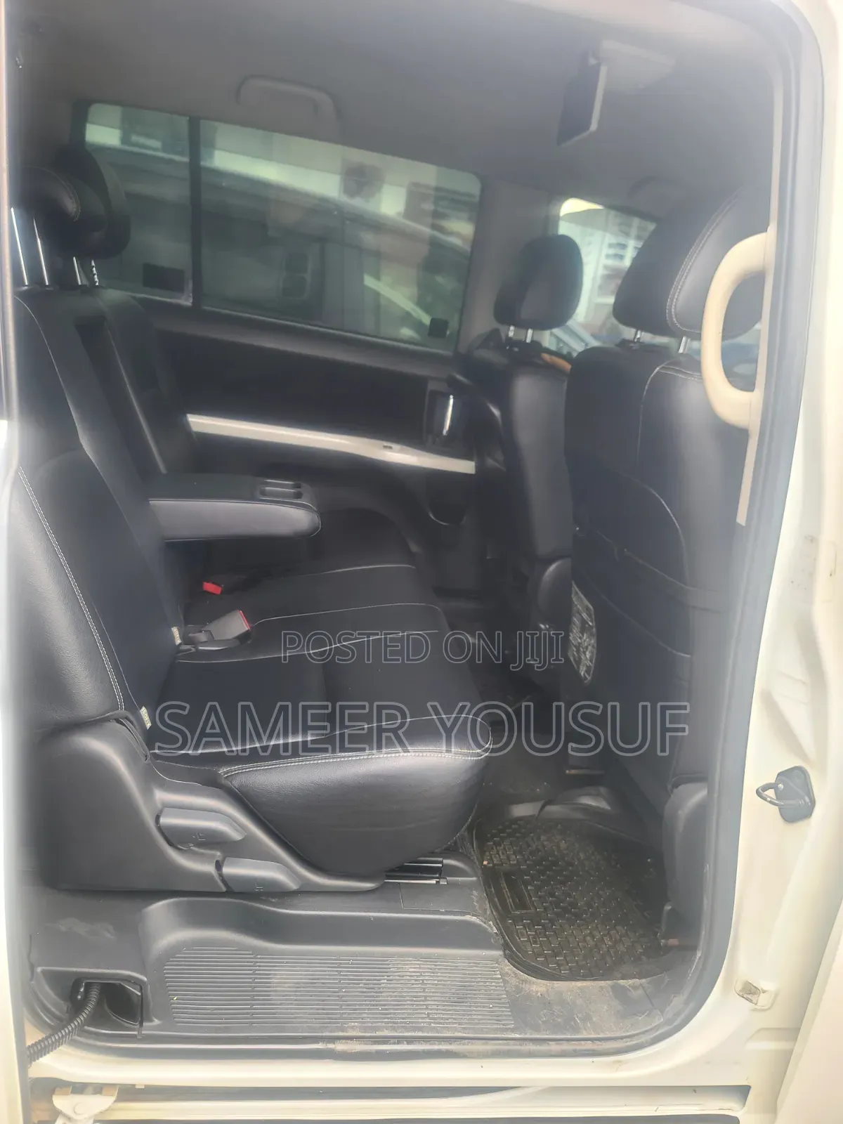 Toyota ISIS 2015 White