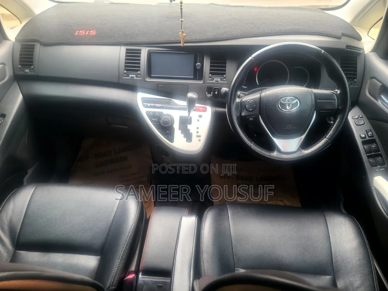 Toyota ISIS 2015 White