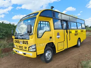 Isuzu NQR 2016 Yellow