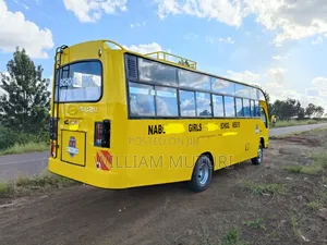 Isuzu NQR 2016 Yellow